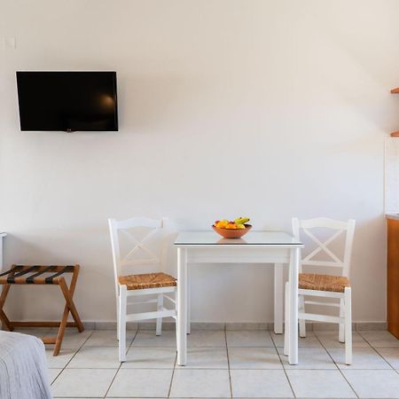 Medousa Studio & Apartments Плакиас Экстерьер фото
