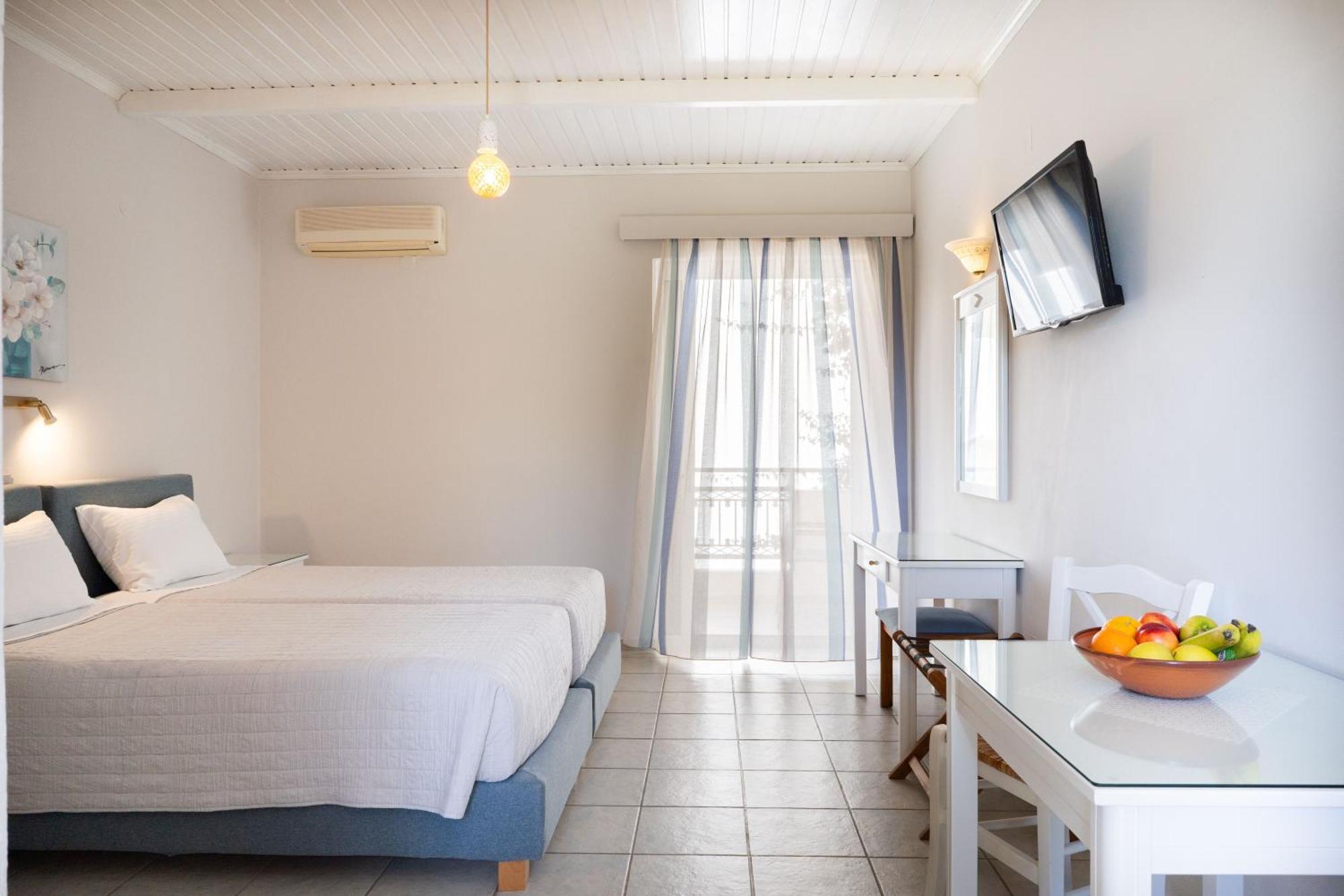 Medousa Studio & Apartments Плакиас Экстерьер фото