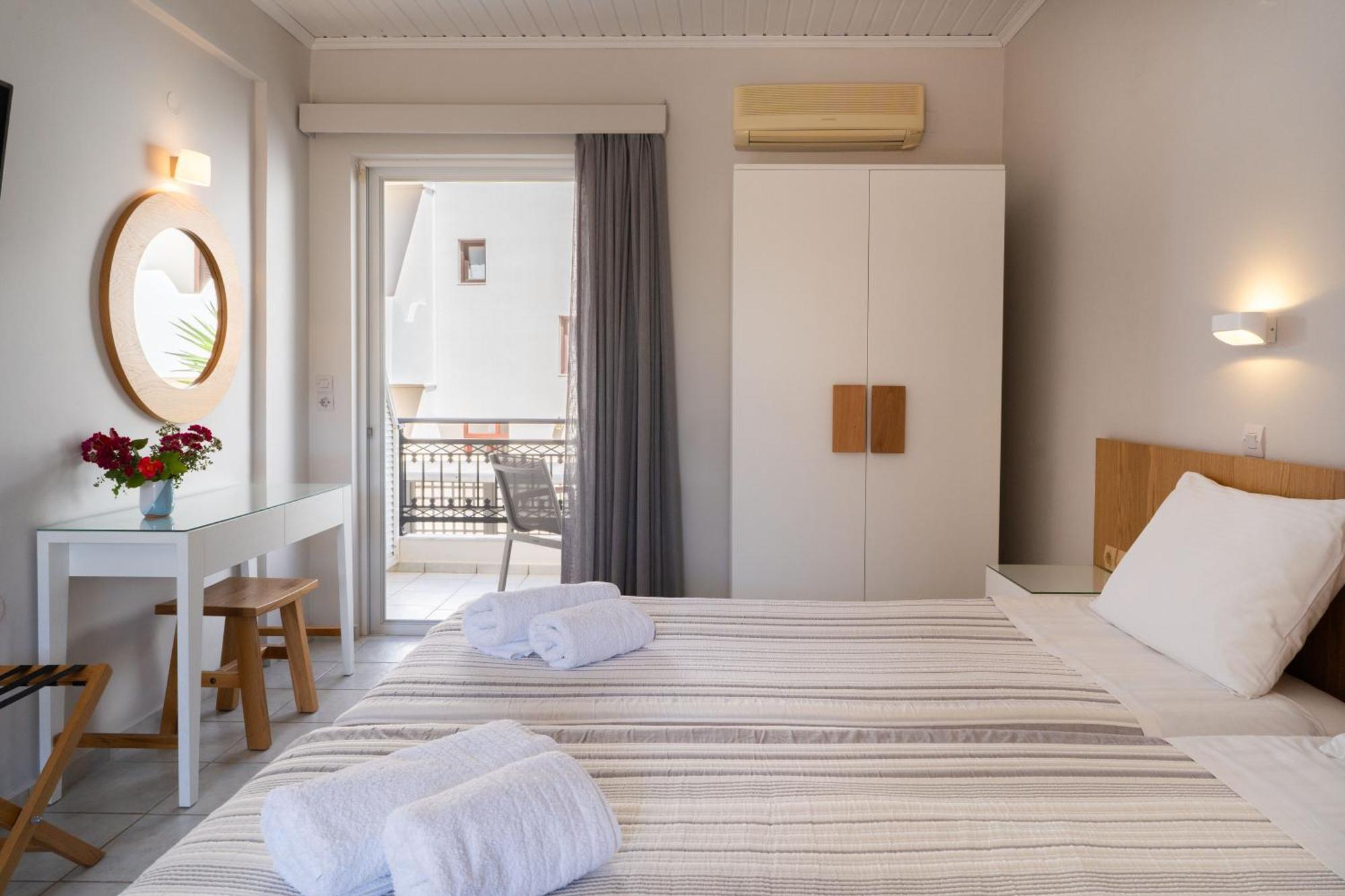 Medousa Studio & Apartments Плакиас Экстерьер фото