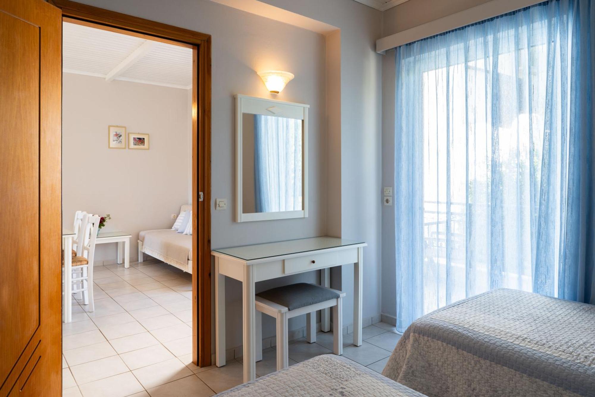 Medousa Studio & Apartments Плакиас Экстерьер фото