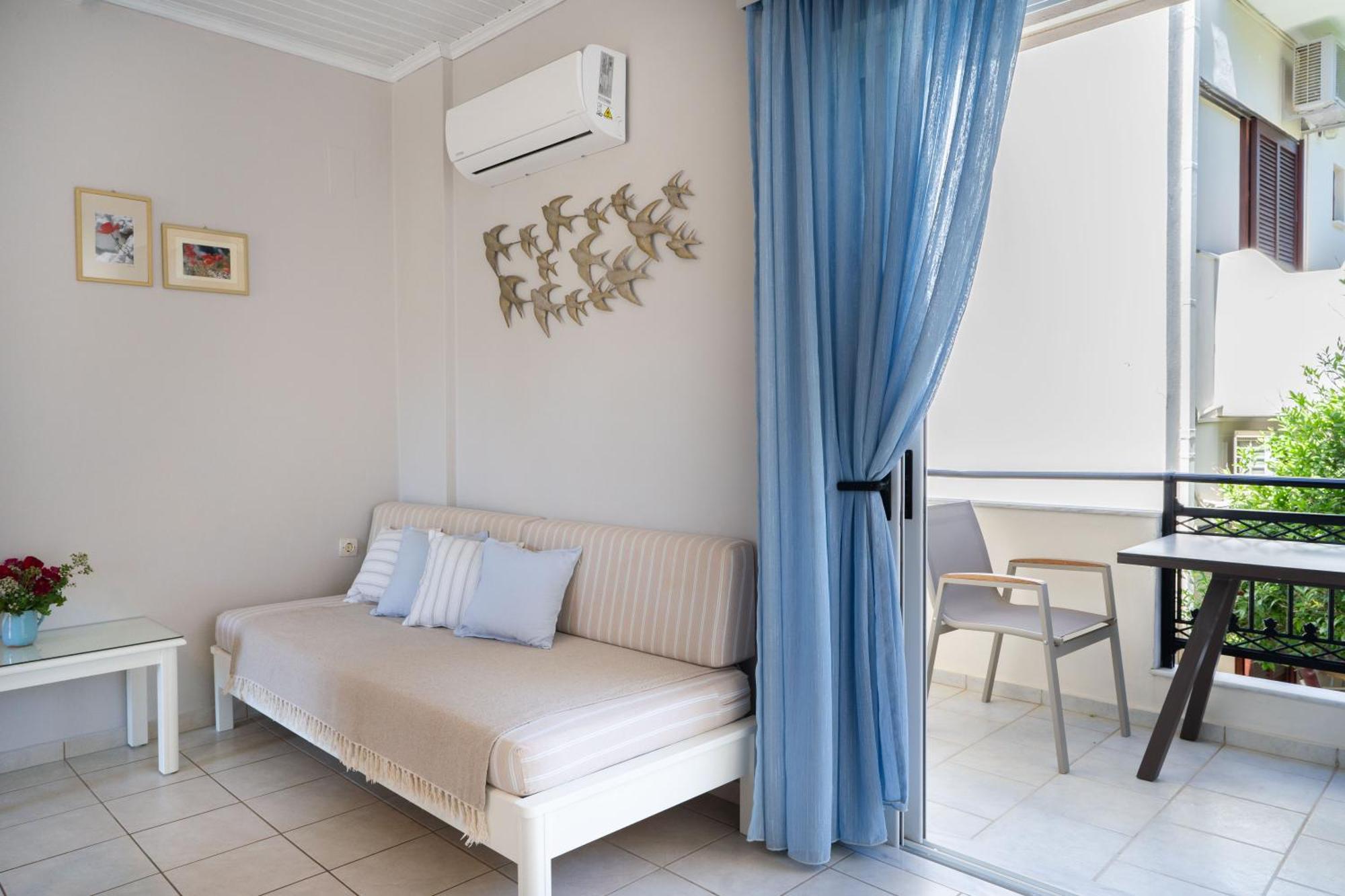 Medousa Studio & Apartments Плакиас Экстерьер фото