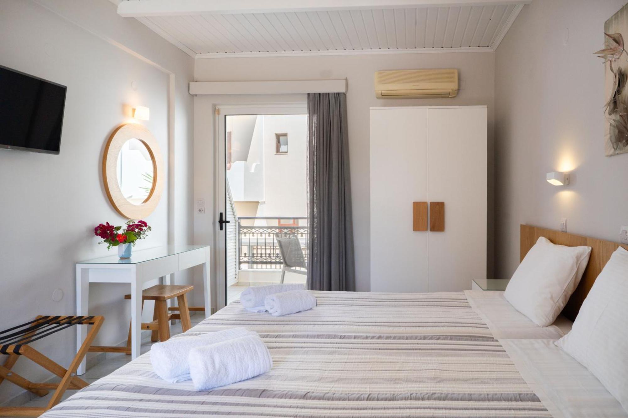 Medousa Studio & Apartments Плакиас Экстерьер фото