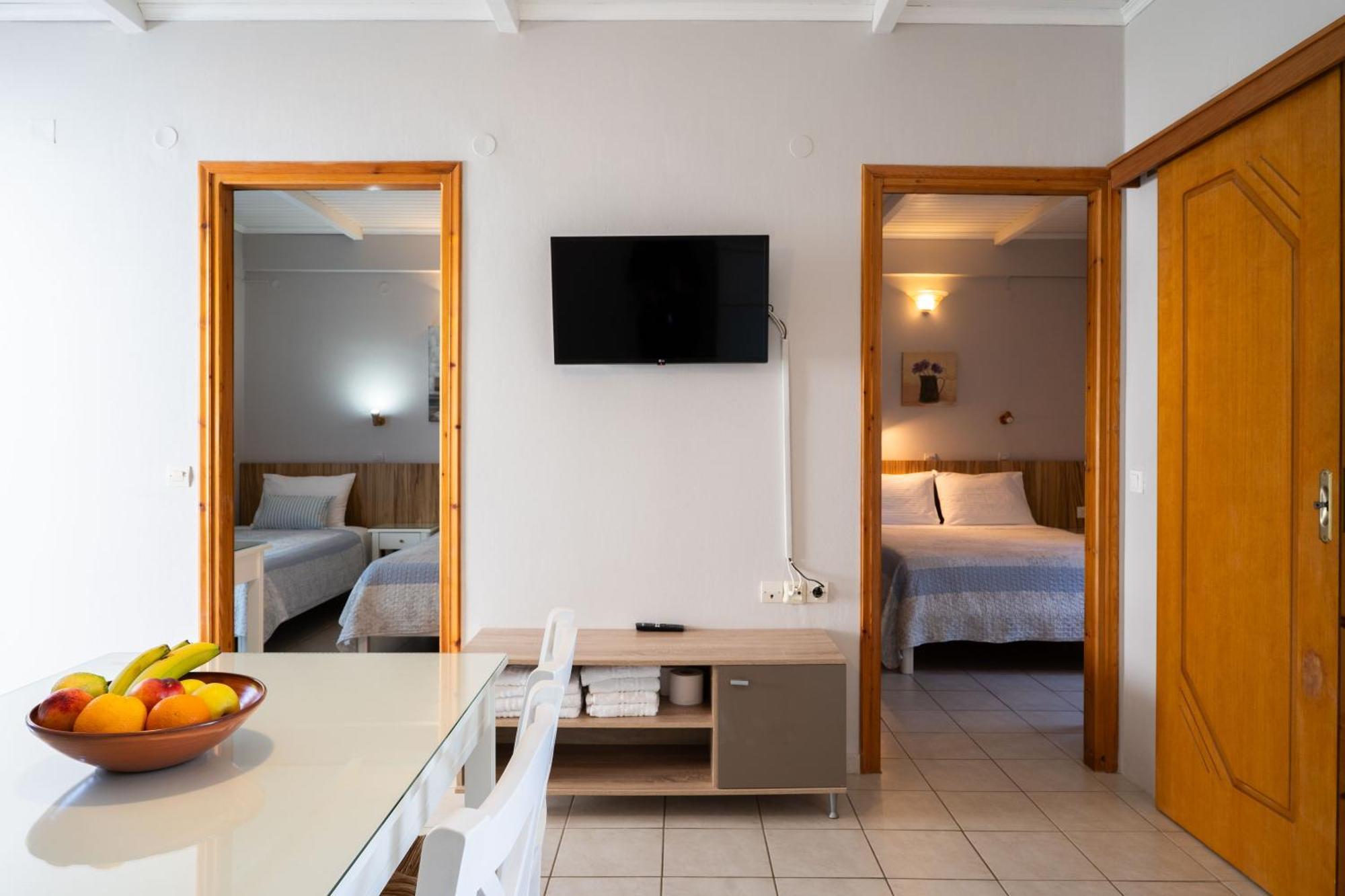 Medousa Studio & Apartments Плакиас Экстерьер фото