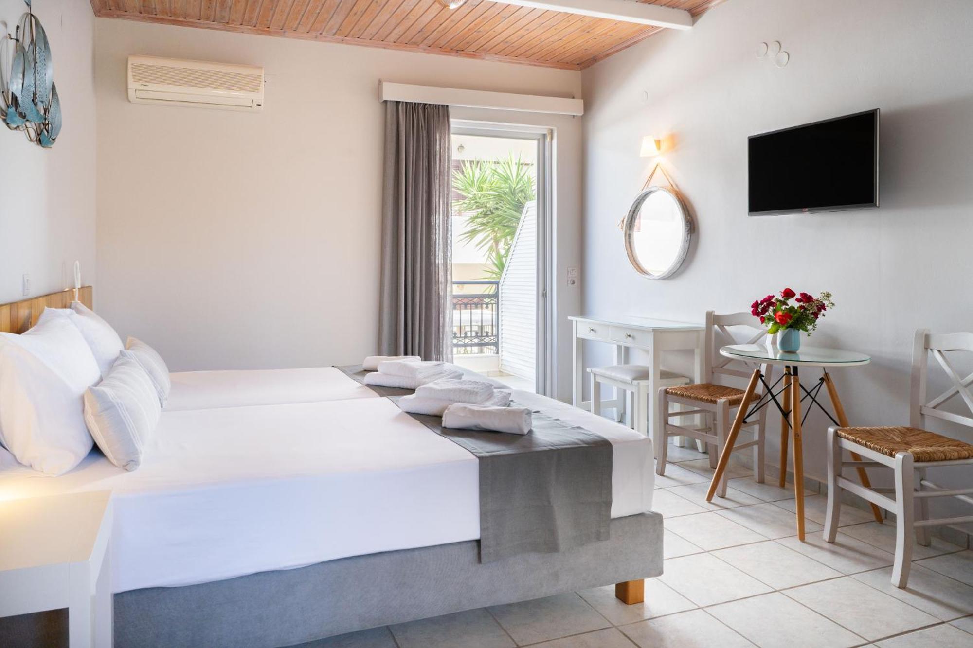 Medousa Studio & Apartments Плакиас Экстерьер фото