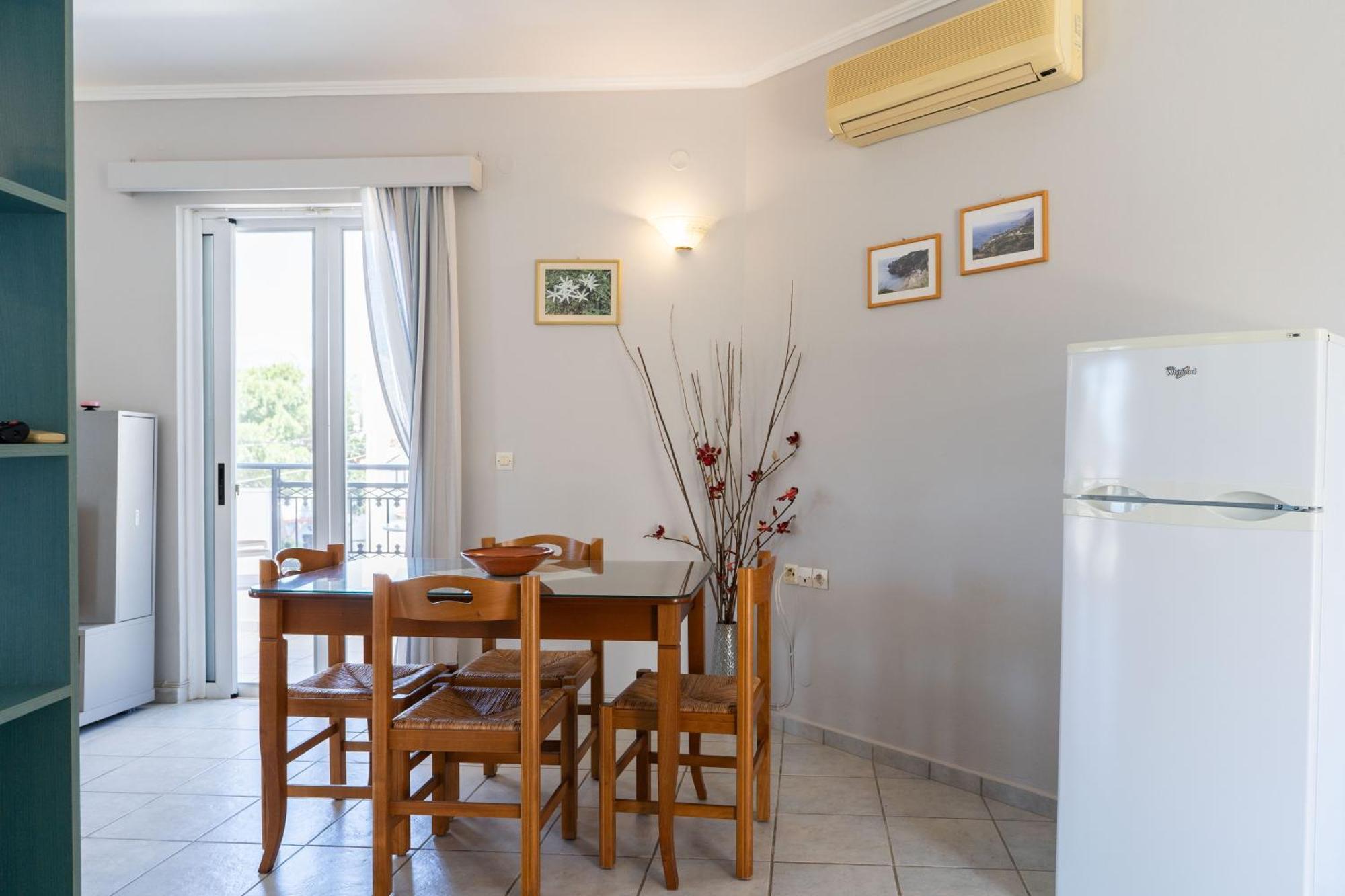 Medousa Studio & Apartments Плакиас Экстерьер фото