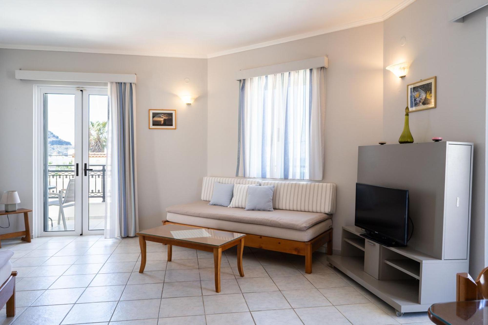 Medousa Studio & Apartments Плакиас Экстерьер фото