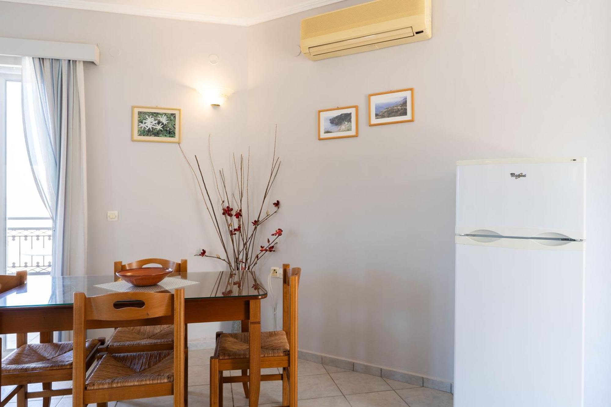 Medousa Studio & Apartments Плакиас Экстерьер фото